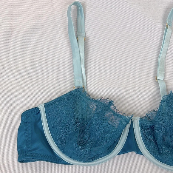 Victoria’s Secret Dream Angels Push-Up Without Padding Bra Size 34B - Picture 3 of 6